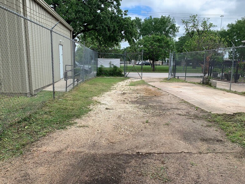 844 27th st, Houston, TX à louer - Photo du bâtiment - Image 2 de 7
