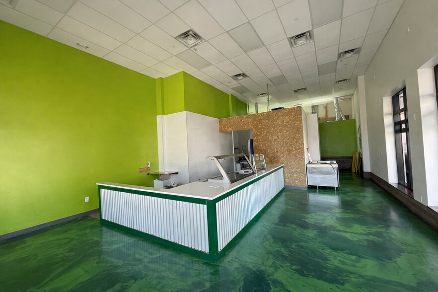 101 S Federal Hwy, Boynton Beach, FL à louer - Photo du bâtiment - Image 3 de 15