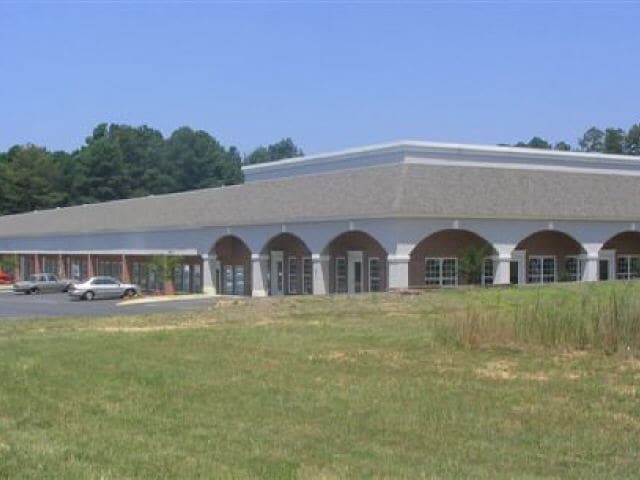 737 Veterans Pky, Jonesboro, GA for lease - Primary Photo - Image 1 of 5