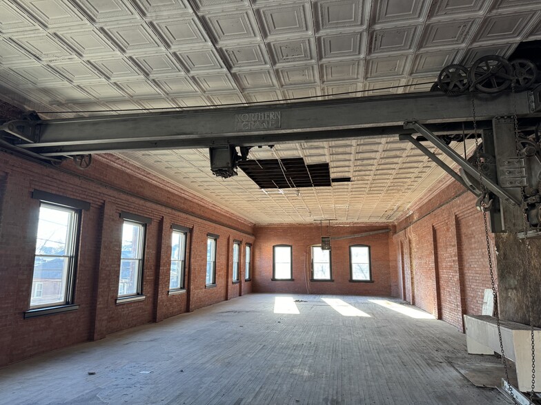 316-320 S Pennsylvania Ave, Greensburg, PA for sale - Interior Photo - Image 3 of 17