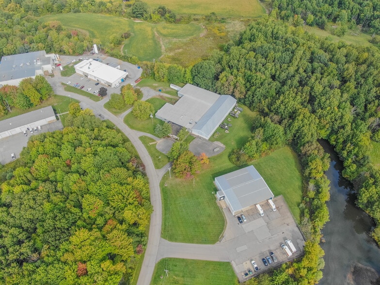 657 Northgate Cir, New Castle, PA for sale - Building Photo - Image 2 of 25