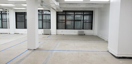 566 7th Ave, New York, NY for lease Interior Photo- Image 2 of 4