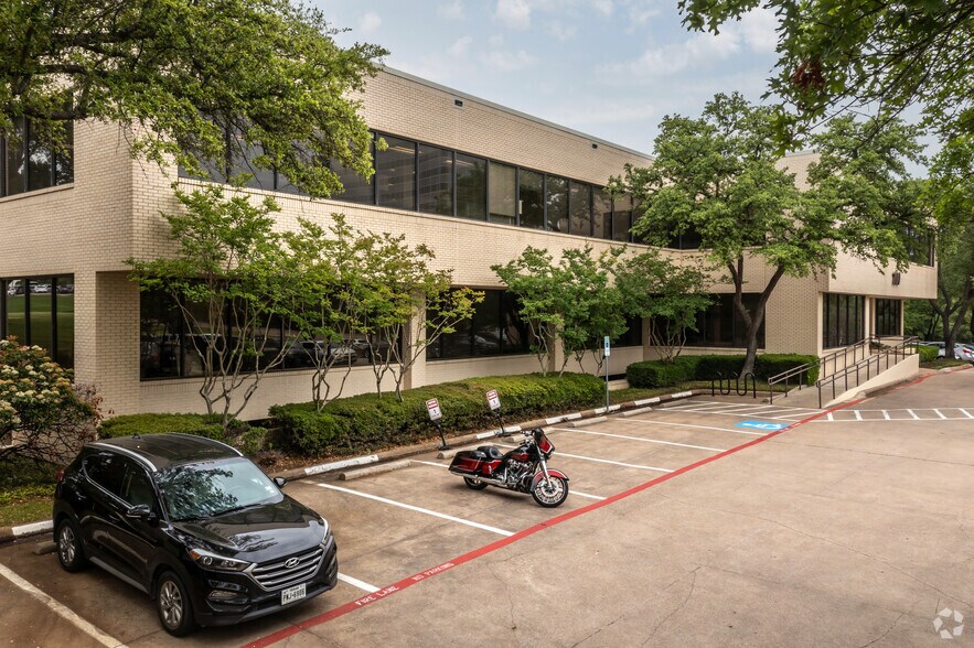 100 Decker Ct, Irving, TX for lease - Building Photo - Image 2 of 6