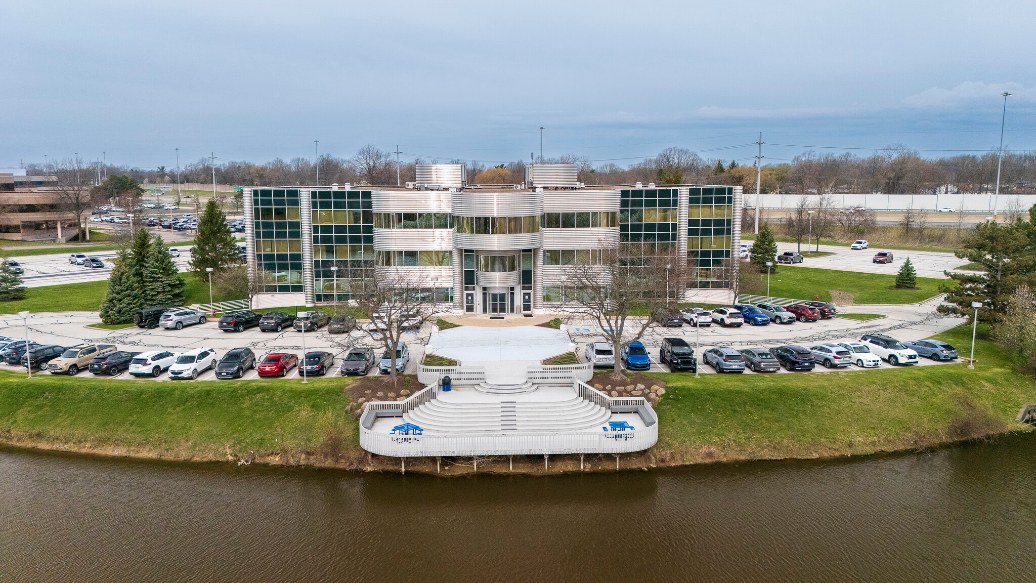 5915 Landerbrook Dr, Mayfield Heights, OH for lease Building Photo- Image 1 of 10