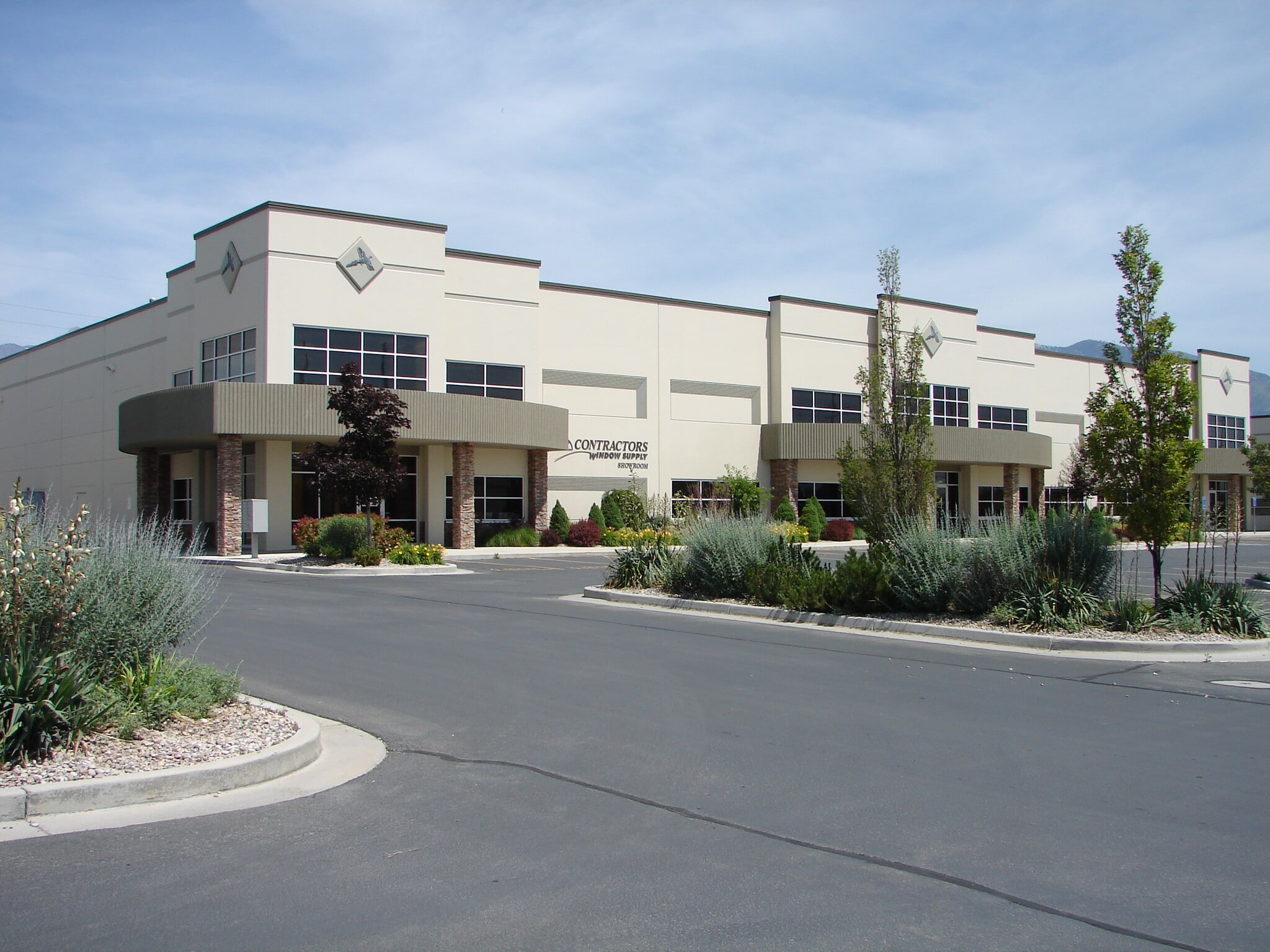 9875 S 500 W, Sandy, UT for lease Interior Photo- Image 1 of 5