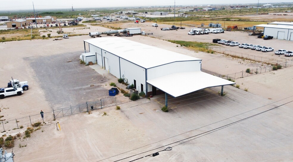 8801 W County Road 127, Midland, TX à louer - Photo du bâtiment - Image 1 de 57
