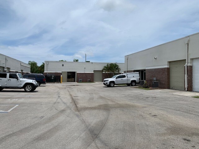 3301-3471 NW 55th St, Fort Lauderdale, FL à louer - Photo du bâtiment - Image 3 de 7