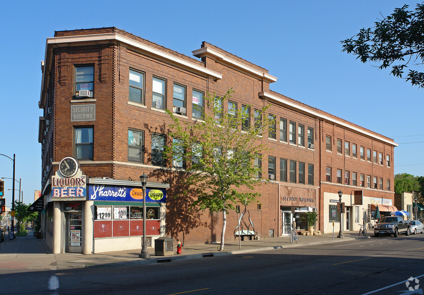 2389-2401 W University Ave, Saint Paul, MN à vendre - Photo principale - Image 1 de 1