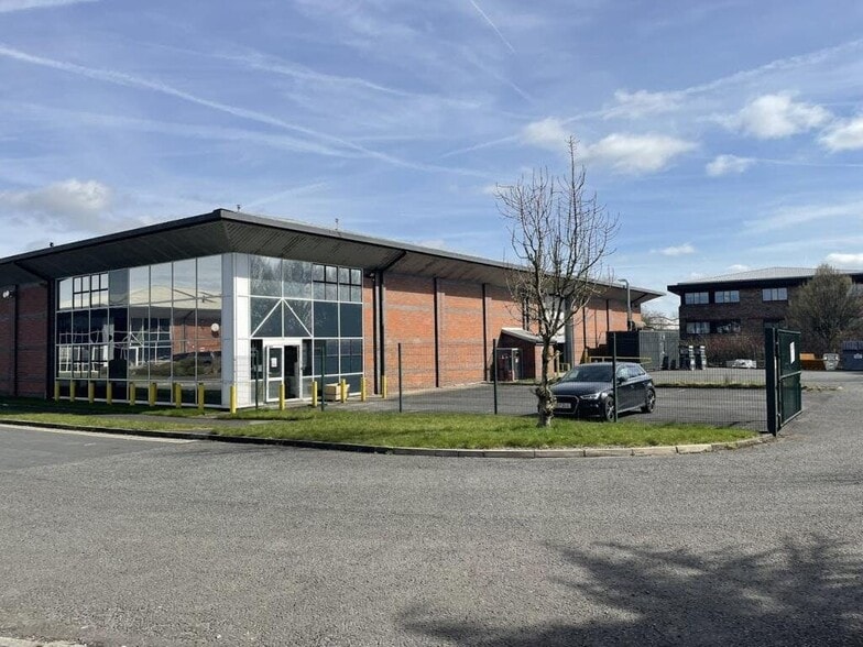 Barrs Fold Rd, Bolton for lease - Building Photo - Image 3 of 6