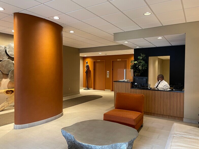 235 Prospect Ave, Hackensack, NJ à vendre - Photo intérieure - Image 2 de 5