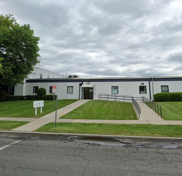 88-96 Industry Ave, Springfield, MA for lease - Building Photo - Image 1 of 5