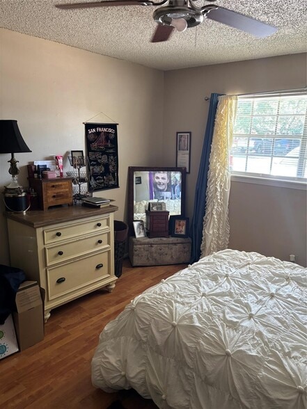 1815 Southline St, Cleveland, TX for sale - Interior Photo - Image 2 of 5