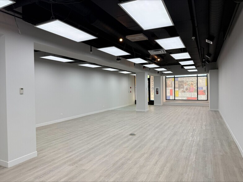 643 Central Ave, Highland Park, IL à louer - Photo du bâtiment - Image 3 de 7