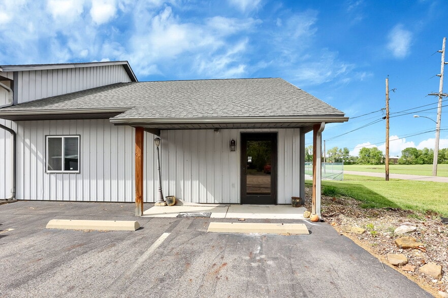 1987 Coffman Rd, Newark, OH for sale - Building Photo - Image 2 of 27