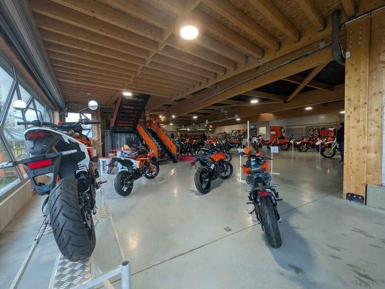 Flex in Boos for sale - Building Photo - Image 3 of 4
