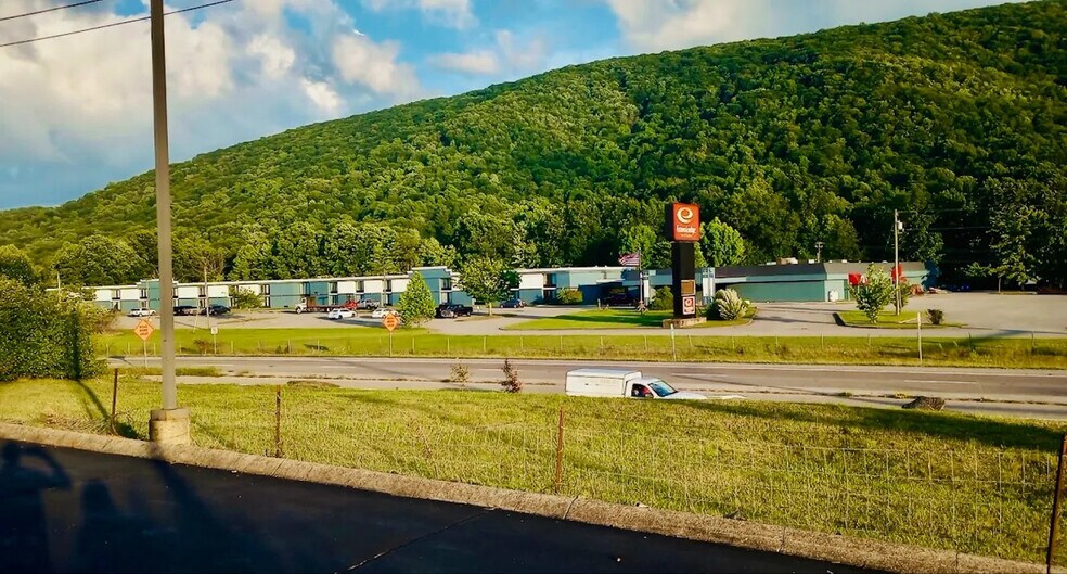 551 Hwy 58 E, Norton, VA à vendre - Photo du bâtiment - Image 2 de 15