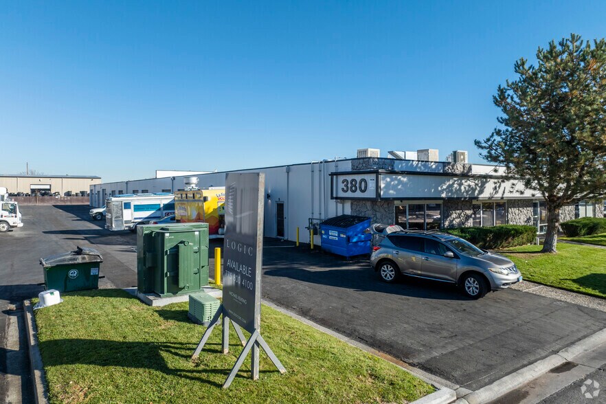 380 Freeport Blvd, Sparks, NV à vendre - Photo du bâtiment - Image 2 de 13