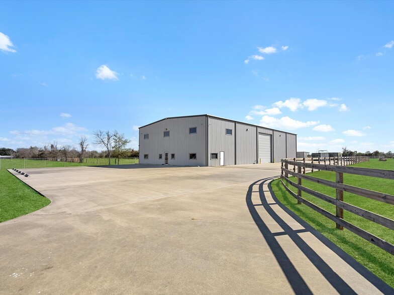 6400 Highway 90, Crosby, TX for sale - Building Photo - Image 1 of 1