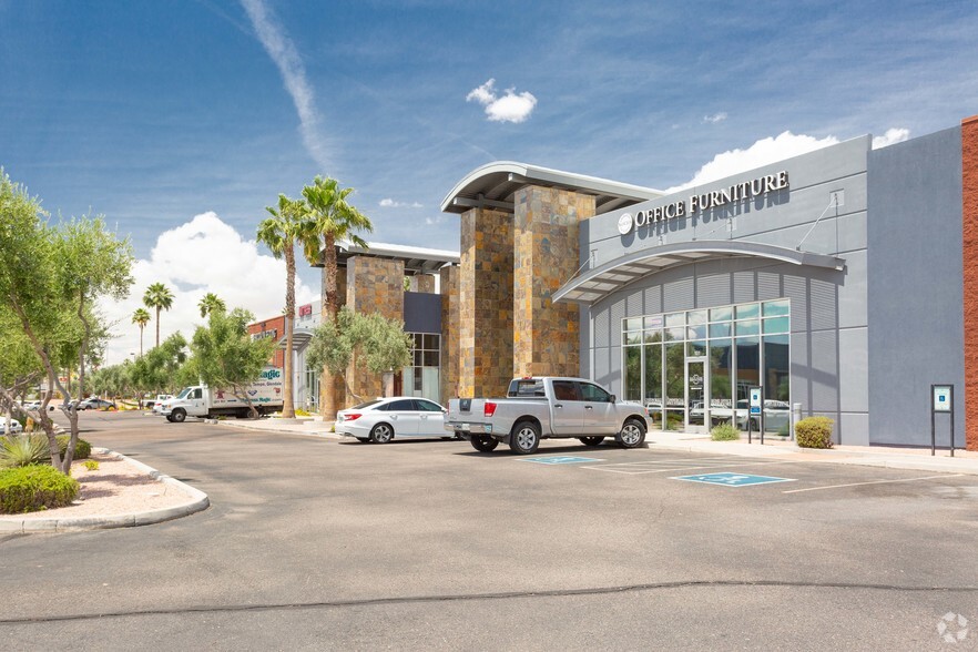 8425 S Emerald Dr, Tempe, AZ à vendre - Photo du bâtiment - Image 3 de 7