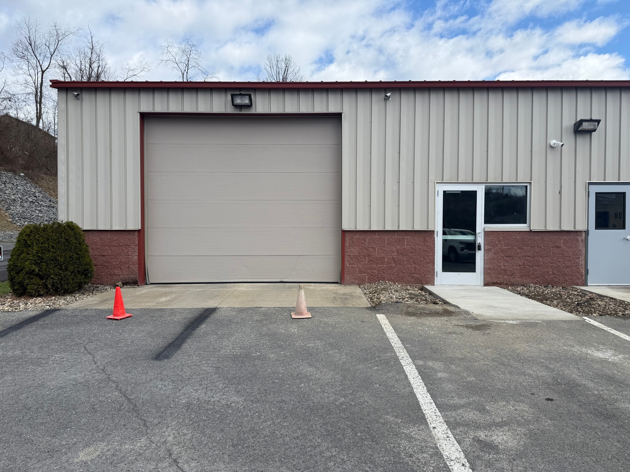 700 Business Park Dr, Morgantown, WV for lease Building Photo- Image 1 of 7
