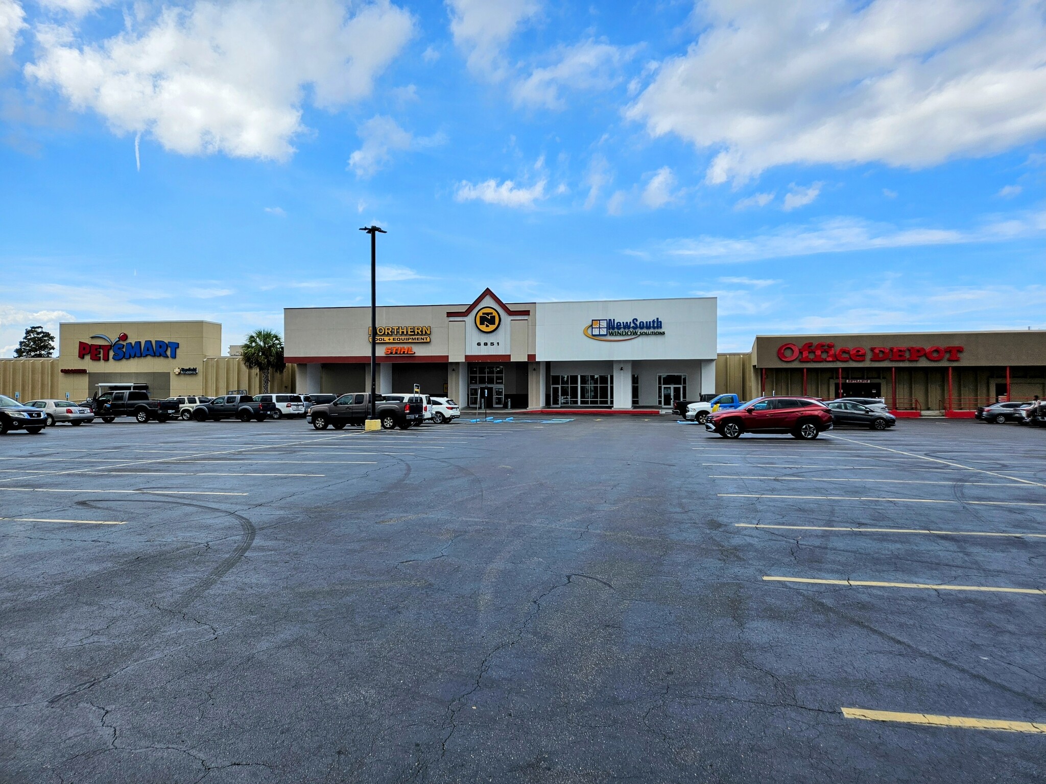 6851 Veterans Memorial Blvd, Metairie, LA for lease Building Photo- Image 1 of 9