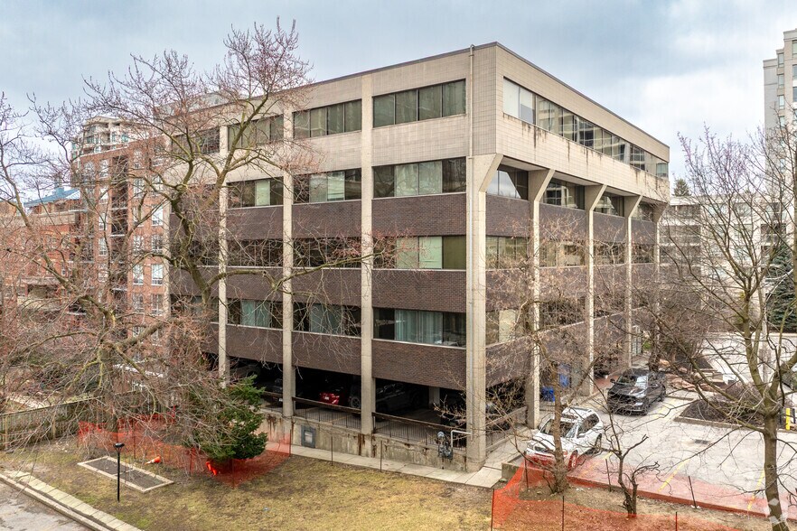 250 Merton St, Toronto, ON à louer - Photo du bâtiment - Image 2 de 2