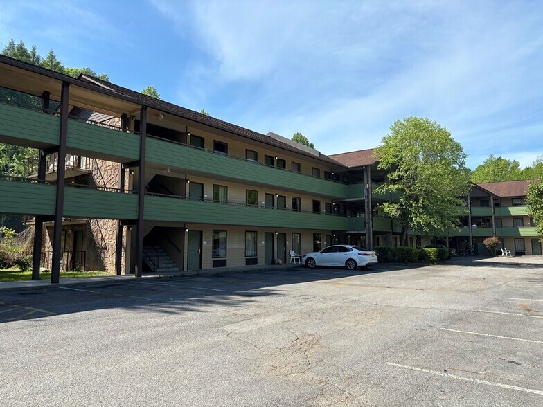 4010 Parkway, Pigeon Forge, TN à vendre - Photo du bâtiment - Image 3 de 10