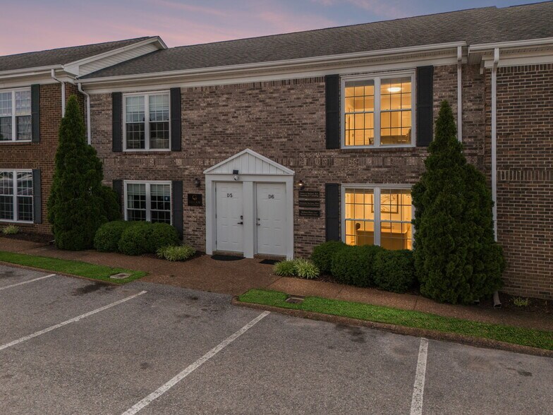 109 Holiday Ct, Franklin, TN à vendre - Photo du bâtiment - Image 1 de 5
