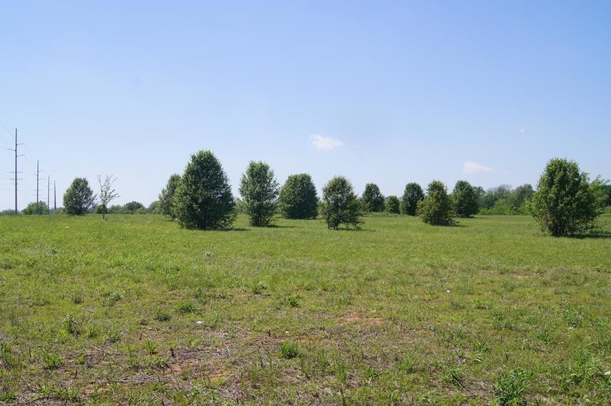 SW Regional Airport Blvd & Greenhouse Rd, Bentonville, AR for sale - Building Photo - Image 1 of 1