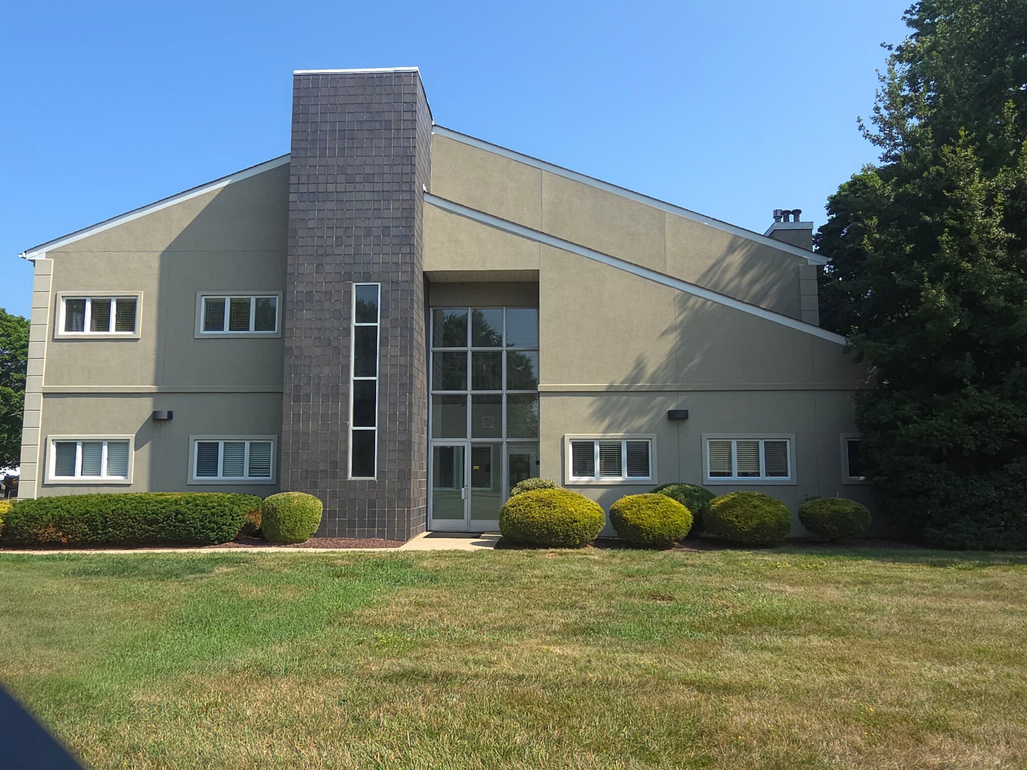 977 State Route 33, Monroe Township, NJ for lease Building Photo- Image 1 of 5