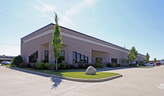 Tyler Blvd Business Park - Entrepôt