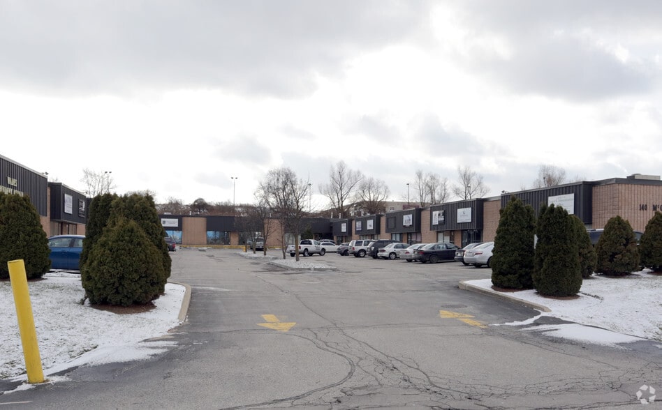 140 Mcgovern Dr, Cambridge, ON for lease - Building Photo - Image 3 of 3