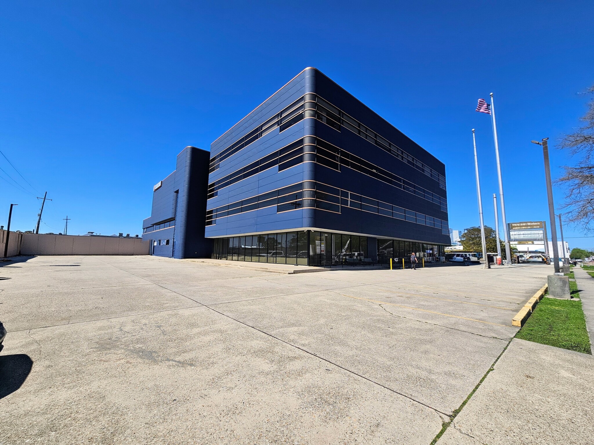 3200 Ridgelake Dr, Metairie, LA for lease Primary Photo- Image 1 of 4