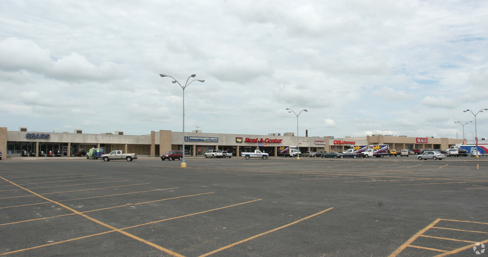 2003 N Saint Marys St, Beeville, TX à louer Photo du bâtiment- Image 1 de 5