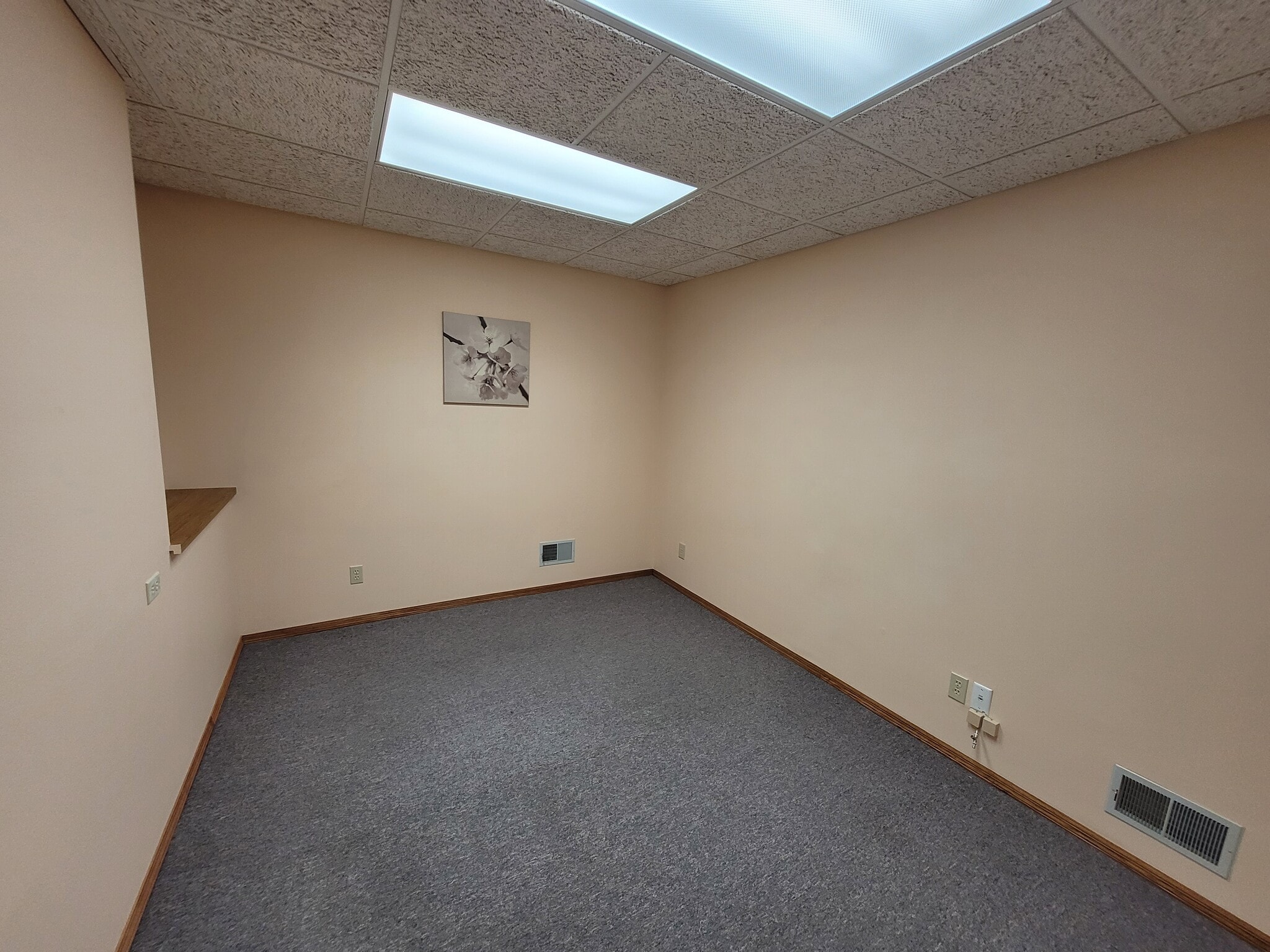 1333 College Ave, South Milwaukee, WI à louer Photo intérieure- Image 1 de 5