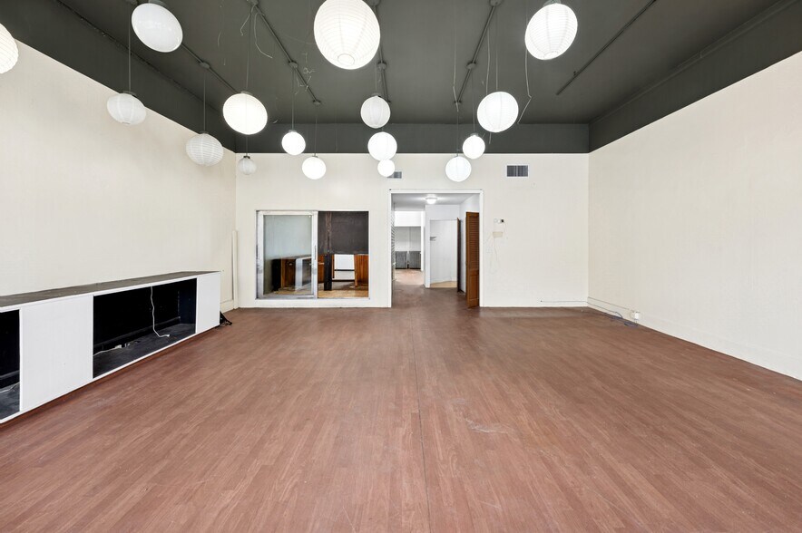 587-621 E Boston Post Rd, Mamaroneck, NY à louer - Photo du bâtiment - Image 3 de 9