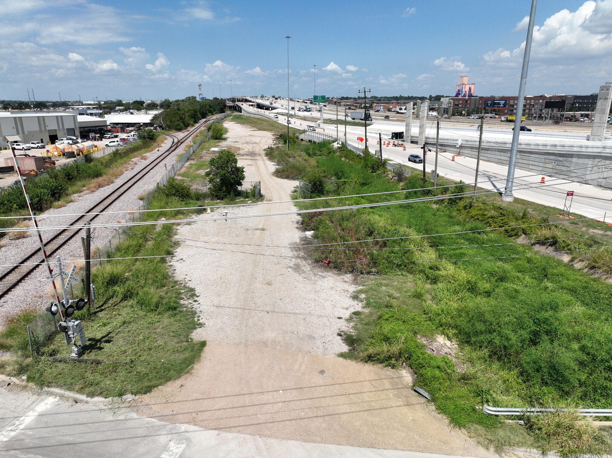 900 W Crosby Rd, Carrollton, TX for sale Aerial- Image 1 of 4