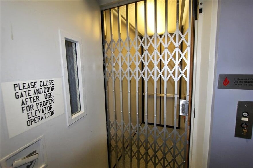 131 Orchard Park Rd, West Seneca, NY for lease - Building Photo - Image 3 of 30