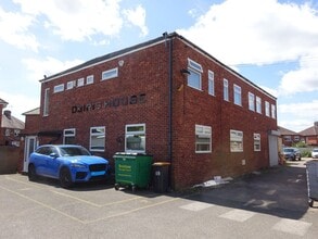 Lilac Grv, Nottingham for lease Building Photo- Image 1 of 12
