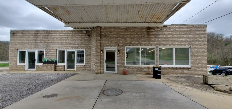 163 Main St, Bruin, PA for sale - Primary Photo - Image 1 of 34