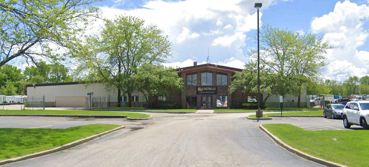 255 Industrial Dr, Hampshire, IL à louer Photo du bâtiment- Image 1 de 7