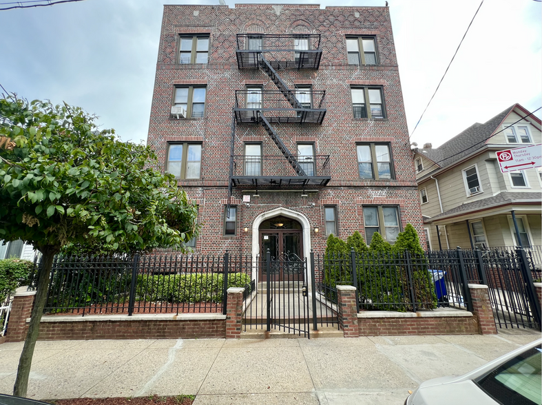 898 E 35th St, Brooklyn, NY à vendre - Photo du b timent - Image 1 de 1