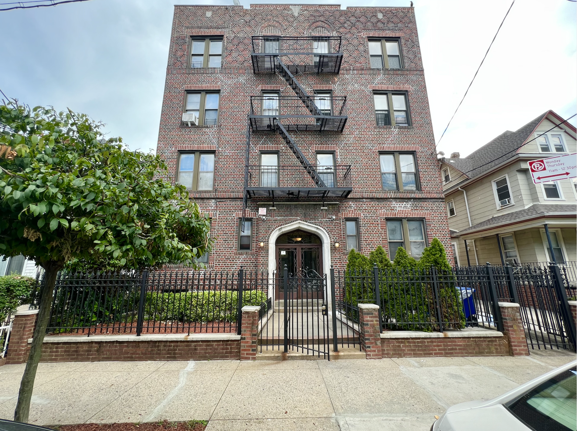 898 E 35th St, Brooklyn, NY à vendre Photo du b timent- Image 1 de 1