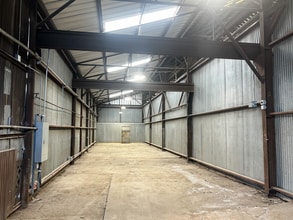 2915 S Zarzamora St, San Antonio, TX for lease Interior Photo- Image 2 of 4