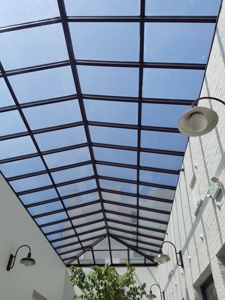 61-69 N Raymond Ave, Pasadena, CA à louer - Photo intérieure - Image 3 de 35