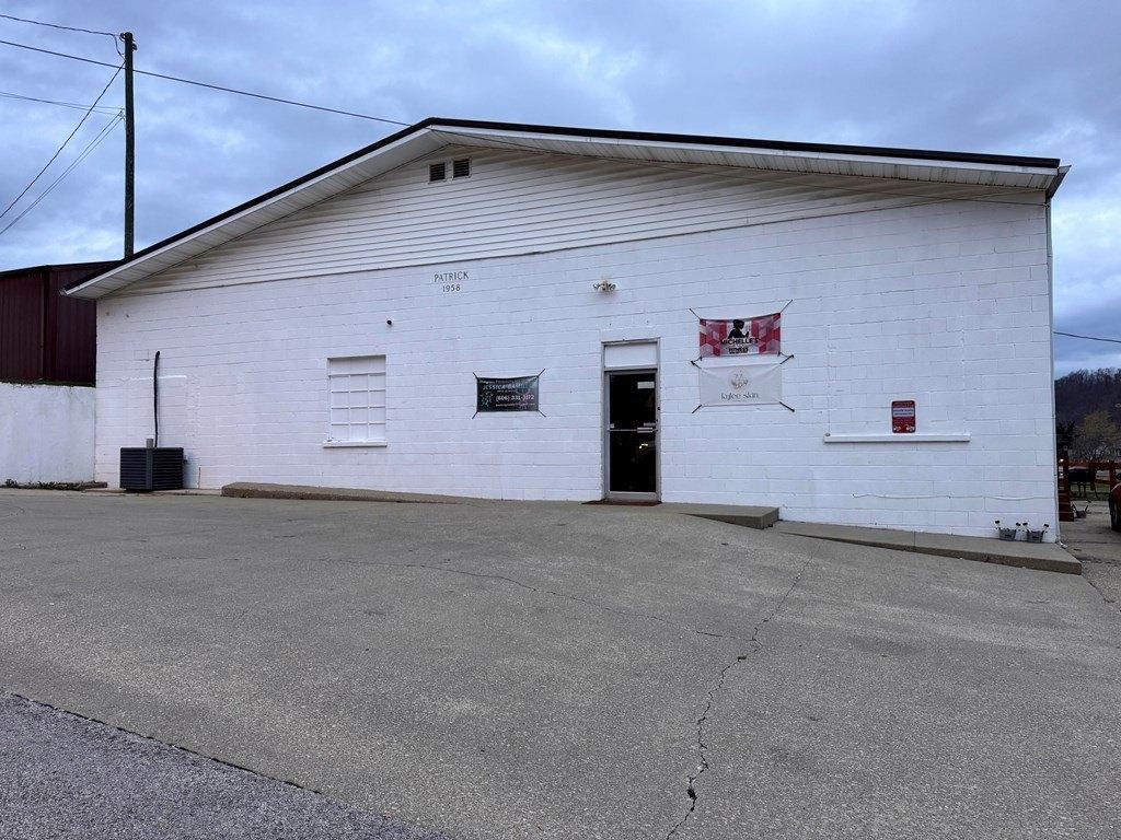 44 N Church St, Salyersville, KY à vendre Photo du bâtiment- Image 1 de 9