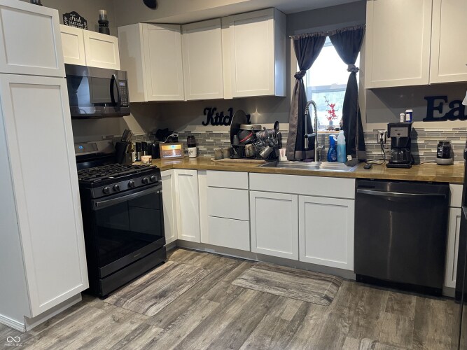 5732 Wall St, Freedom, IN for sale Interior Photo- Image 1 of 13