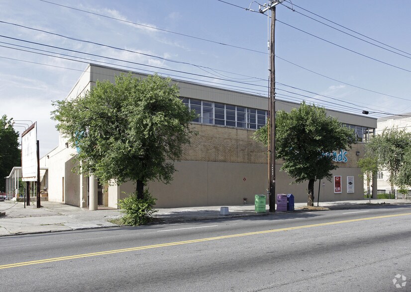 906-908 Ralph David Abernathy Blvd SW, Atlanta, GA à louer - Photo du bâtiment - Image 2 de 2