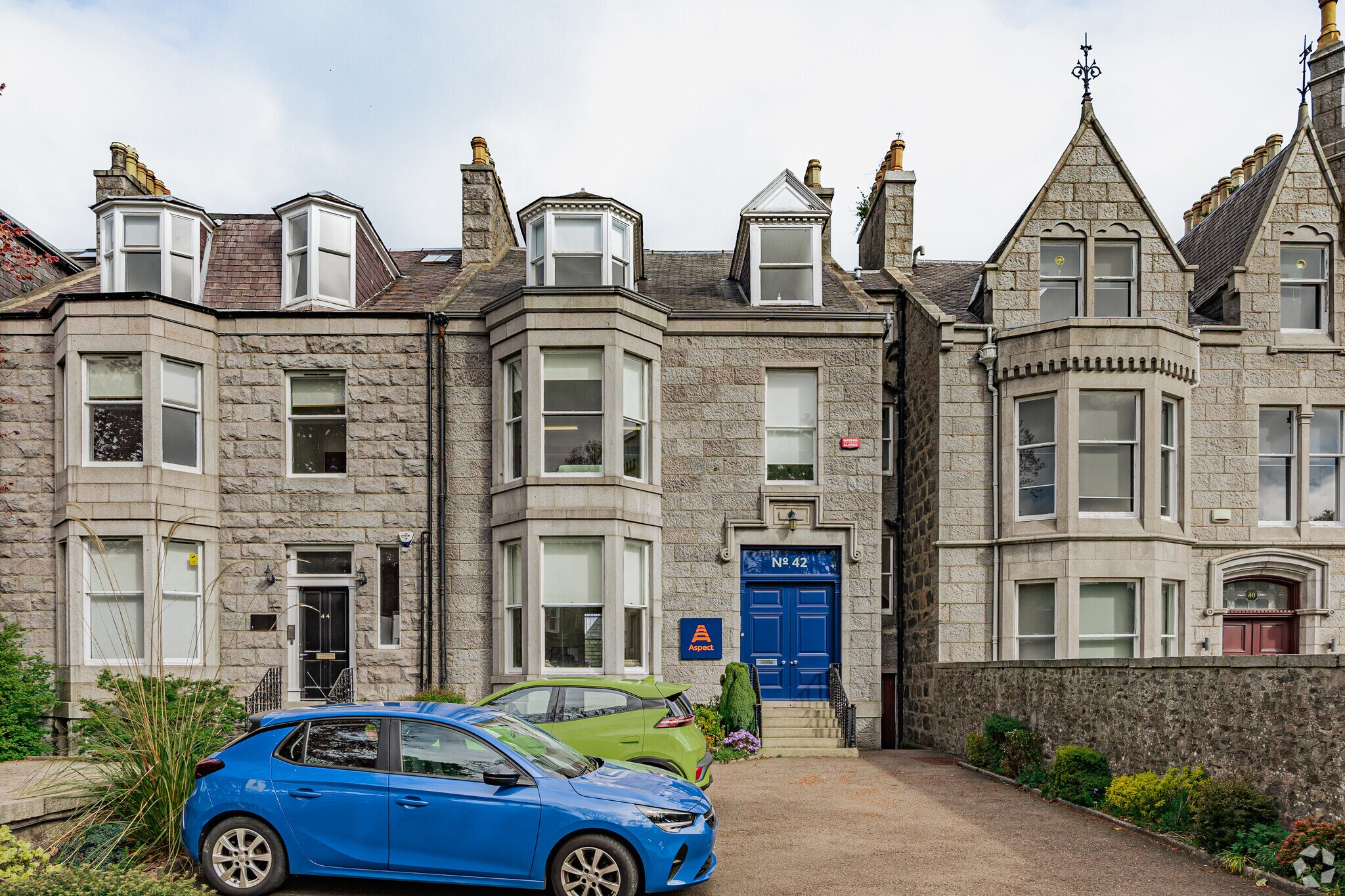 42 Carden Pl, Aberdeen for sale Primary Photo- Image 1 of 3