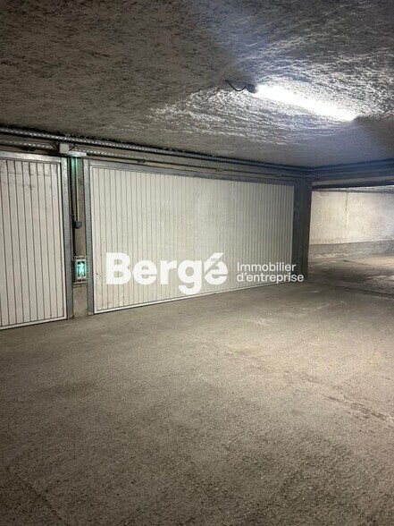 Industrial in Cannes for sale - Building Photo - Image 3 of 3